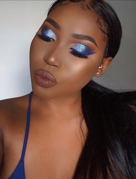 💙 Full Face Makeup Blue Eyes, Royal Blue Makeup Looks Black Women, Silver And Blue Makeup, Blue Makeup Looks Black Women, Baby Shower Makeup Ideas, Blue Prom Makeup, Blue Eyebrows, Makeup Looks Black Women, Navy Blue Makeup