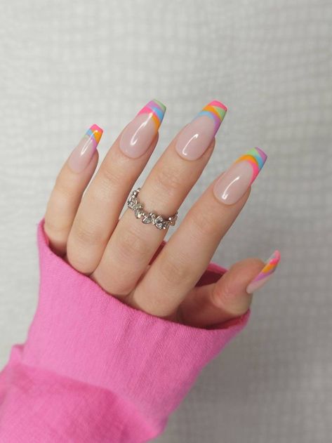 Trendy Summer Nails Inspiration in 2023 Gradient French Tip, Pink And White Nail Art, Umbre Nails, Bright Gradient, Pink Tip Nails, Pink White Nails, Nails Bright, Solid Color Nails, Pink Gel Nails