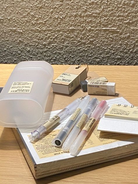 Cue Cards Aesthetic, Muji Pencil Case Aesthetic, Muji Pencil, Muji Pencil Case, Muji Products, Muji Stationary, Muji Stationery, Muji Store, Stationary Obsession