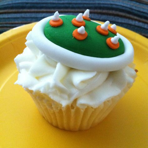 Mini bowser cupcake! Über cute! Cakes by April Bowser Party, Mario Bday Party, Bowser Costume, Rosalina Mario, Mario Kart Birthday, Mario Party Ideas, Mario Bowser, Nintendo Party, Boys Party Ideas