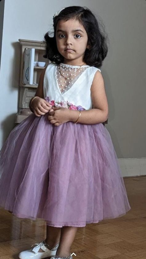 Frock Designs For Girl Kids, Baby Net Frocks Designs, Dream Paintings, Kids Party Frocks, Baby Lehenga, Kid Dresses, Birthday Frocks, Bday Dress, Kids Frock