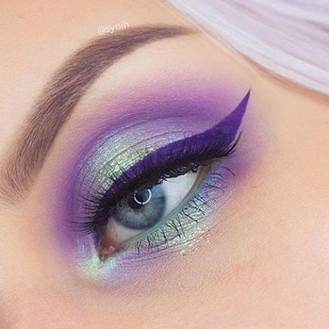 Frosty mint and electric purple hues work together simultaneously to create this extraordinary look! @syoih used: •Hopscotch •Wisteria •Blacklight •Fantasy •Mint Find them all through the link in the bio! Drag Make-up, Unicorn Makeup, Beauty Make-up, Makijaż Smokey Eye, Colorful Eye Makeup, Makeup Hacks, James Charles, Eye Makeup Art, Makeup Geek