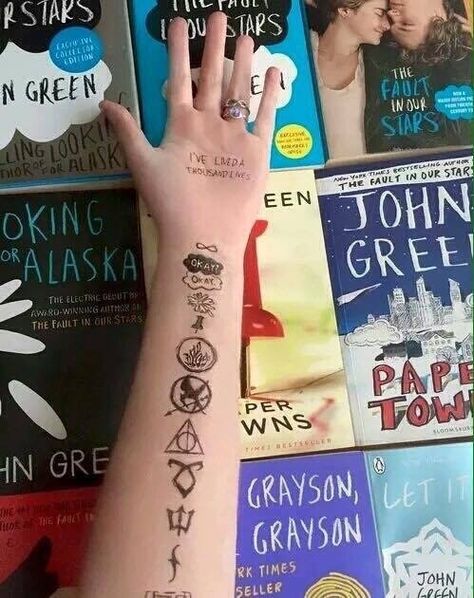 books, John Green, The Fault In Our Stars, Looking For Alaska, Paper Towns, The Mortal Instruments, City Of Bones, Divergent, The Hunger Games Tatuagem Percy Jackson, Harry Potter Stars, Tattoo Harry Potter, Fandom Tattoos, The Hunger Games Books, Glume Harry Potter, Augustus Waters, Hunger Games Books, Inspiring Books