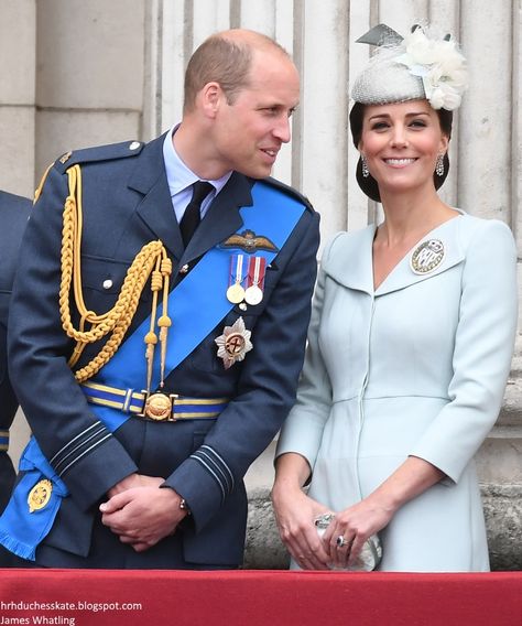 Duchess Kate Prince William Wife, Palace Balcony, Principe William Y Kate, William E Kate, Prins William, Princess Katherine, Principe William, British Royal Families, Catherine Elizabeth Middleton