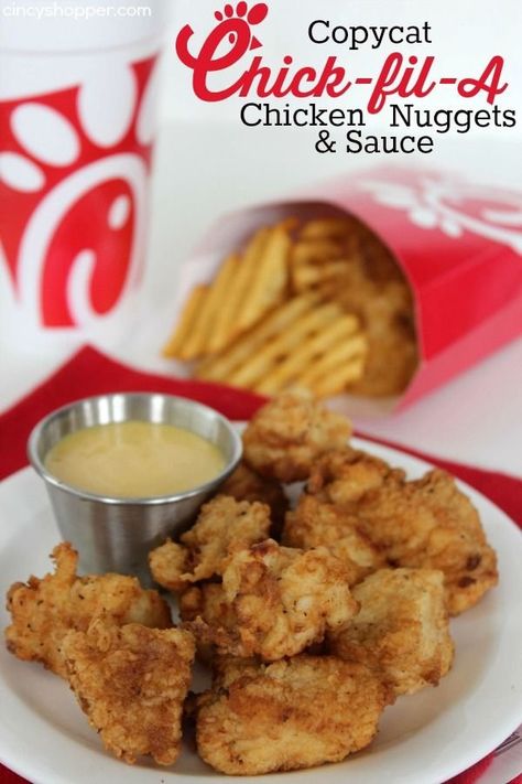 Chicken Nuggets Sauce, Chicken 101, Copycat Chick Fil A, Nuggets Recipe, Copycat Restaurant Recipes, Cheese Sticks, Cat Recipes, Chick Fil A, Chicken Nuggets