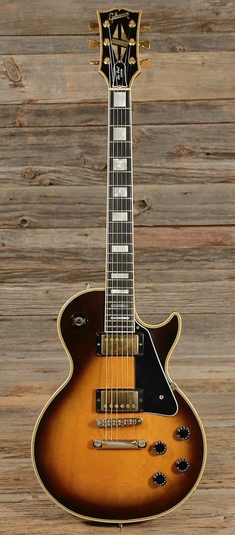 1990 Gibson Les Paul Custom - Tobacco Sunburst Gibson Les Paul Sunburst, Famous Guitarists, Gibson Les Paul Custom, Gibson Electric Guitar, Guitar Room, Cool Electric Guitars, Les Paul Custom, Gibson Guitars, Les Paul Standard