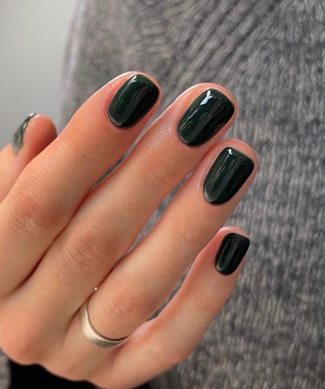 Dark Winter Nail Colors 2023-2024 21 Ideas: Elevate Your Nail Game Paris Nails, Short Gel Nails, Nail Colors Winter, Casual Nails, Her Nails, Minimalist Nails, Beauty Stuff, Dream Nails, Fire Nails