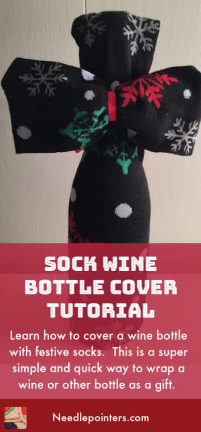 Wine Bottle Cover! Learn how to gift wrap a wine bottle with festive socks.  This is a super quick and easy way to wrap a wine or other bottle as a gift with some dollar store socks. Wrapping A Bottle Of Wine, Gift Wrap A Bottle, Wine Socks Gift, Fabric Wine Bottle Bag, Wine Bottles Gift Wrap, Sock Ideas, Bottle Gift Wrapping, Wine Bottle Crafts Christmas, Wine Wrap