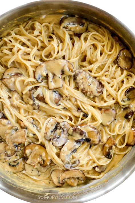 Creamy Mushroom Pasta is seriously addictive! It makes a delicious vegetarian weeknight dinner and is great for date night. You can have it ready in 15 minutes! Recipe on sumofyum.com #easydinner #vegetarian #comfortfood #pasta Mushroom Recipes Pasta, Creamy Mushroom Pasta, Creamy Pasta Recipes, Recipes Pasta, Pasta Dinners, Pasta Dinner Recipes, Mushroom Pasta, Creamy Mushrooms, Creamy Pasta