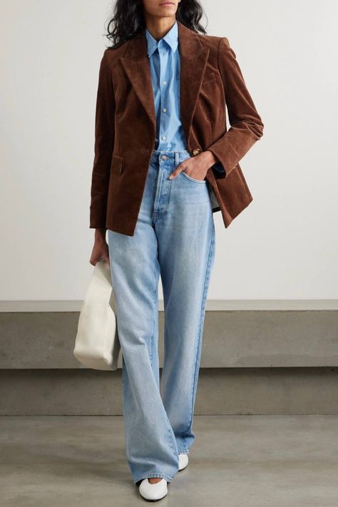 Comfortable Outfit Ideas, Brown Blazer Outfit, Going Out Outfits For Women, Light Blue Blazer, Androgynous Outfits, Comfortable Outfit, Weekend Activities, Light Jeans, All Jeans