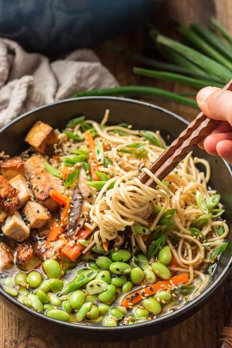 Vegan Ramen Noodles, Vegan Noodle Bowl, Vegan Ramen Bowl, Vegan Ramen Noodle Recipes, Chopsticks Drawing, Easy Vegan Ramen, Ramen Vegan, Vegan Ramen Recipes, Ginger Broth