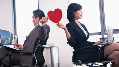 Dangerous liaisons in the workplace Flirting With Your Husband, Workplace Romance, Office Romance, Dating Rules, Funny Blogs, Speed Dating, Sendai, How To Protect Yourself, Job Title