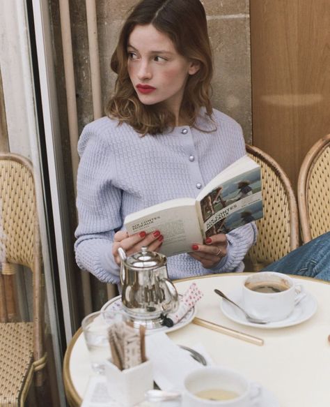 French Artist Aesthetic, French Fall Style, Camille Yolaine, French Chic Fashion, Wedding Headwear, Dior Girl, French Aesthetic, Style Parisienne, Parisienne Chic