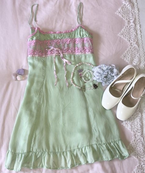 Green Outfit Coquette, Pink And Green Aesthetic Outfits, Green Coquette Outfit, Dollcore Outfits, Soft Aesthetic Outfits, Green Coquette, Pinterest Girly, Fashion Outfits Summer, Aesthetic Outfits Y2k