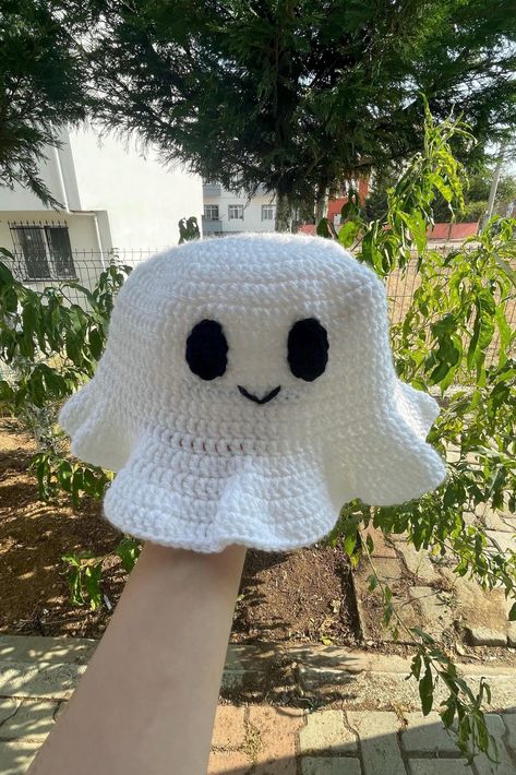 Ghost Bucket Hat, Ghost Crochet Hat, Halloween Crochet Bucket Hat, Crochet Halloween Clothing, Crochet Halloween Outfit, Halloween Crochet Costumes, Halloween Crochet Clothes, Halloween Crochet Hats, Crochet Halloween Hats