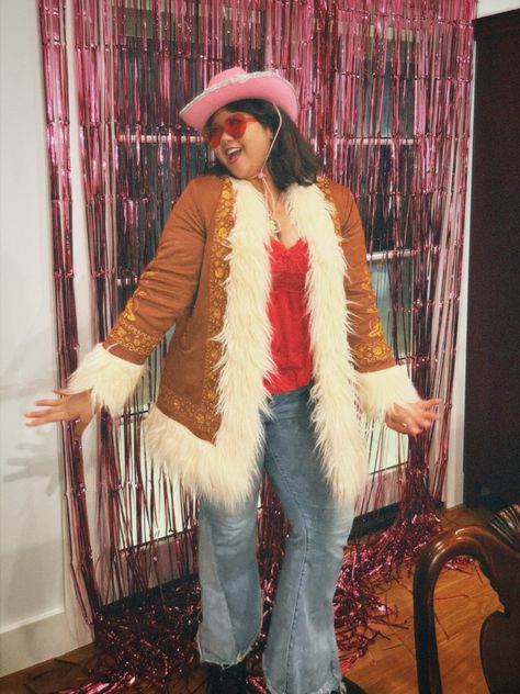 70s fashion, valentines party, penny lane outfit, euphoria ideas, 70s hippie outfits 70s Hippie Outfits, Outfit Euphoria, 70s Hippie, Penny Lane, Valentines Party, Hippie Outfits, 70s Fashion, Penny, Fur Coat