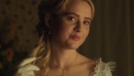 I got Amy March - Which Little Women Sister Are You? Amy March Braids, Amy March Aesthetic, Amy Little Women, Princess Odette, Amy March, Meg March, Water Under The Bridge, Sophia Smith, Pretty Costume