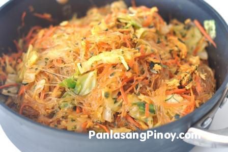 Vegetarian Pancit Sotanghon Vegetarian Pancit, Sotanghon Recipe, Pancit Sotanghon, Pancit Recipe, Pancit Canton, Types Of Noodles, Noodle Dish, Vermicelli Noodles, Interesting Ideas