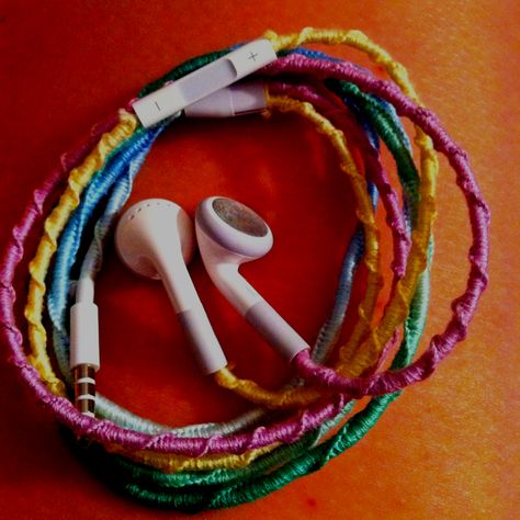 I wrapped my headphones. Soo cutee(: Headphone Wrap, Crafty Craft, Crafty Diy, Craft Time, Cute Crafts, Embroidery Floss, Crafts To Do, Friendship Bracelet, Dollar Stores