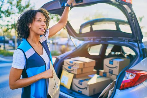 It’s no surprise if you’ve been searching for additional income to help make ends meet. Gas prices seem to be at their new normal, and… Amazon Flex Driver, Amazon Driver, Amazon Work From Home, Amazon Jobs, Driver Job, Smart Wallet, Delivery Driver, Additional Income, Earn More Money