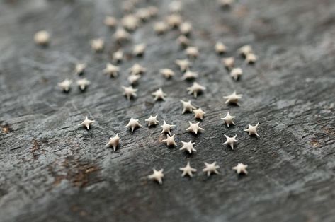 Black Sand Beaches, Star Sand, Sea Serpent, Falling From The Sky, Okinawa Japan, Grain Of Sand, Black Sand Beach, Places In The World, Attention To Detail