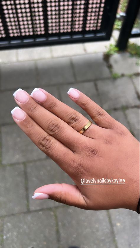 Small Nails Ideas Winter, Small Nails Ideas, Pink Nails Dip, Nails Ideas Winter, White Nail Ideas, Short Pink Nails, Blush Pink Nails, Short French, Nails Dip