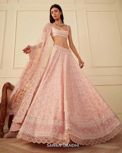 Pink Heavy Lehenga, Engagement Outfits Women, Cute Lehenga, Blush Lehenga, Lengha Pink, Pink Indian Outfit, Pastel Pink Lehenga, Sawan Gandhi, Pink Net Lehenga