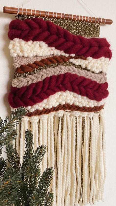 Woven Christmas Decorations, Christmas Weaving Wall Hangings, Weaving Christmas, Christmas Weaving, Art Yarn Weaving, Weaving Loom Diy, Weaving Wall Hanging, Weaving Loom Projects, Rope Crafts Diy