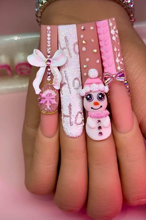 3d Holiday Nails, 3d Nail Designs Christmas, Christmas Junk Nails, 3d Christmas Nails, Daisy Acrylic Nails, Xmas Nail Art, Chic Nail Art, Art Deco Nails, Fingernail Designs