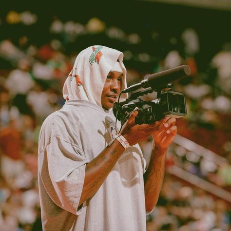 Strapped Archives on Instagram: “Carmelo Anthony photographed by Robert Beck during the Hurricane Katrina Relief Game in Houston, Texas - September 11, 2005” Carmelo Anthony, Anthony Edwards, Derrick Rose, Jayson Tatum, Nba Players, Nba Basketball, Houston Texas, Lebron James, Beck