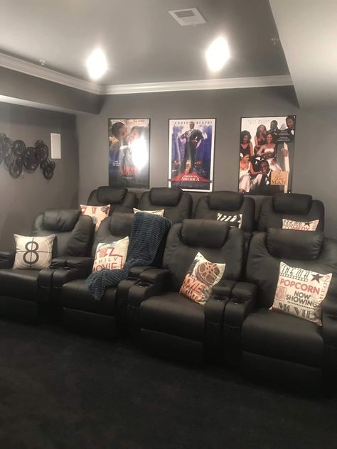 Disney Home Theater Room, Bloxburg Home Theater, Home Movie Room Ideas, Small Cinema Room Ideas, Small Cinema Room, Egyptian Columns, Small Home Theatre, Theater Room Ideas, Theatre Rooms