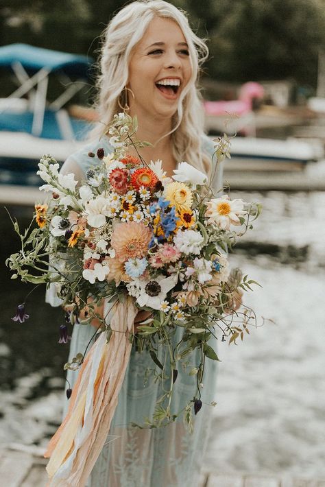 Wildflower Bridal Bouquets, Wildflower Wedding Theme, Wildflower Wedding Bouquet, Wedding Petals, Lakeside Wedding, Wedding Flower Inspiration, Wildflower Wedding, Bouquet Of Flowers, Jolie Photo