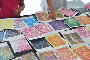 Kids Printmaking, Monotype Printmaking, Printmaking Projects, Gelli Printing, Eric Carle, Art Lessons Elementary, Printed Plates, Art Classroom, Elementary Art