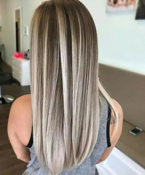 Mechas beige: en pelo corto y largo Aprende Cómo Hacerlas Hair Color Flamboyage, Hair Color Blonde Highlights, Ombre Bob, Ash Blonde Balayage, Ash Blonde Hair, Brunette Color, Ombré Hair, Trendy Hair Color, Platinum Blonde Hair