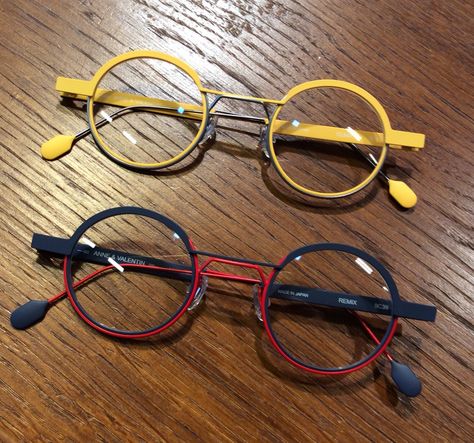 Unique Glasses Frames, Theo Eyewear, Vintage Eye Glasses, Handmade Eyewear, Estilo Hipster, Funky Glasses, Crunches Workout, Round Eyewear, Eye Spy