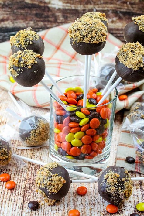 Reese'S Peanut Butter Cup Cake Pops Yumtastic Recipes, Reeses Cake, Reese's Peanut Butter Cup, Funnel Cakes, Halloween Food Treats, Fair Food, Just A Pinch Recipes, Doughnut Cake, Cake Pop Recipe