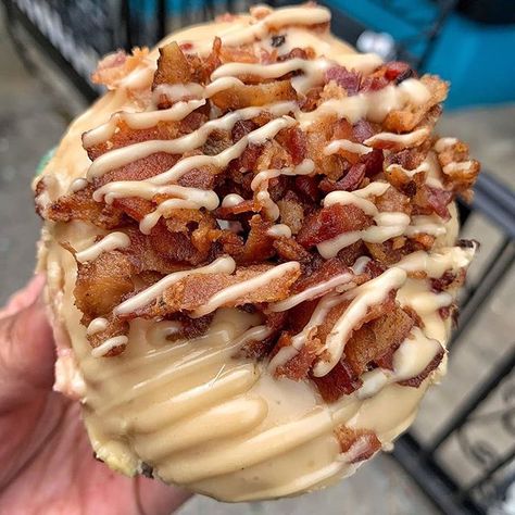 Get a little sweet and smokey by grabbing a Maple Bacon Donut from @sugarandwaternyc !!  -  #regrann   Visit @premiumdonutshops on @pinterest for more!   Tag and follow for repost   Visit @sugarandwaternyc and let them know that @donutexplorers sent you!  . . . #donuts #doughnuts #foodpic #yum #instagood #sweet #delicious #yummy #instafood #food #foodie #love #instalike #fall #art #foodlover #instapic #coffee #breakfast #Insta #motivation #sun #happy #fitness @yelpeats @thrillist #fave #nyc  Rep Donut Explorers, Maple Bacon Donut, Easy Cinnamon Rolls Recipe, Bacon Donut, Donut Worry, Food Babe, Maple Bacon, Easy Homemade Recipes, Coffee Breakfast