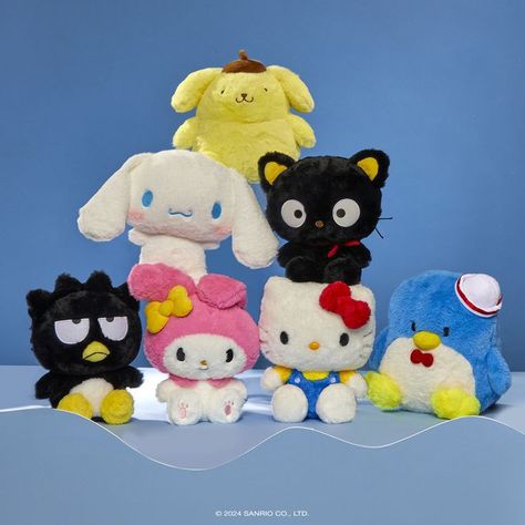 Sanrio Plushies Png, Giant Sanrio Plush, Hello Kitty And Friends Plushies, Sanrio Shopping, Plushie Sanrio, Sanrio Plushies, Hello Kitty Christmas Tree, Penguin Costume, Friendship Group