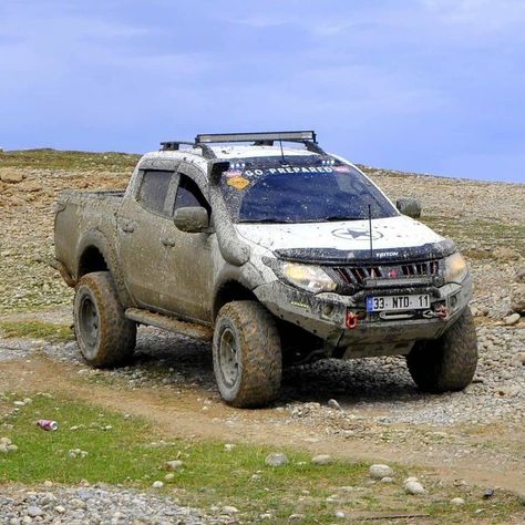 L200 Mitsubishi 4x4, Mitsubishi L200 4x4, L200 4x4, Triton L200, Airplane Wallpaper, Off Road Wheels, Car Deco, Mitsubishi L200, 4x4 Off Road