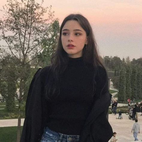 Astoria Greengrass, Dasha Taran, Fotografi Digital, Aesthetic People, Grunge Hair, Insta Photo Ideas, Just Girl Things, Ulzzang Girl, Pretty Face