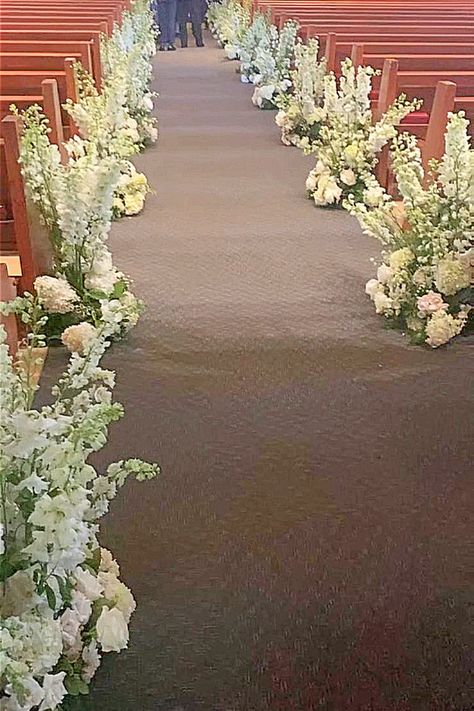 This classy aisle layout feels just right to complete your special day. Keep that into your inspo board.#bridalaisle #aislesetup #weddingvibes #brideideas. Hyacinth Wedding, Wedding Aisle Flowers, Isle Decor, Flowers Outside, Decor For Wedding, Red Rose Wedding, Aisle Flowers, Wedding Aisle Decorations, Ethereal Wedding