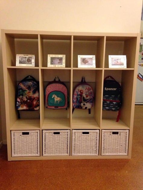 School Bag Storage Ideas, Kids Mudroom, Organisation Station, Entryway Cubby, Ikea Mud Room, Backpack Station, Bag Storage Ideas, School Mums, School Bag Organization