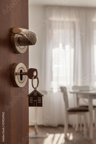 Stock Image: Open door to a new home. Door handle with key and home shaped keychain. Mortgage, investment, real estate, property and new home concept New House Keys Aesthetic, Luxury Real Estate Agent, Real Estate Advertising, Home Door, House Keys, Vision Board Inspiration, Real Estate Property, Open Door, House Doors