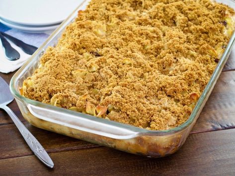 Pineapple Kugel, Graham Cracker Topping, Sweet Noodle Kugel Recipe, Noodle Kugel Recipe, Cracker Toppings, Cinnamon Recipes, 9x13 Baking Dish, Jewish Recipes, Glass Baking Dish