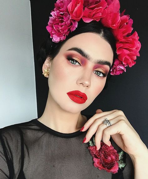 Fridah Kahlo Costume Diy, Frida Khalo Makeup, Frida Makeup Halloween, Frida Kahlo Diy Costume, Freda Carlo Costume, Frida Kahlo Makeup Halloween, Frida Kahlo Makeup Inspired, Frida Costumes Women, Mexican Make Up