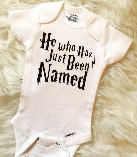 Here Are The Cutest Harry Potter Baby Products For Your Little Muggle-Born | HuffPost Funny Harry Potter Shirts, Harry Potter Baby Clothes, Harry Potter Ideas, Interesting Names, Funny Baby Onesies Boy, Hogwarts T Shirt, Harry Potter Nursery, Nerdy Baby, Harry Potter Baby Shower