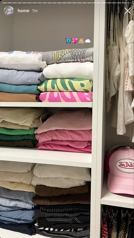 Functional Closet, Aesthetic Closet, Aesthetic Wardrobe, Tour Aesthetic, Pinterest Wardrobe, Room Organization Bedroom, Closet Aesthetic, Closet Tour, Wardrobe Room