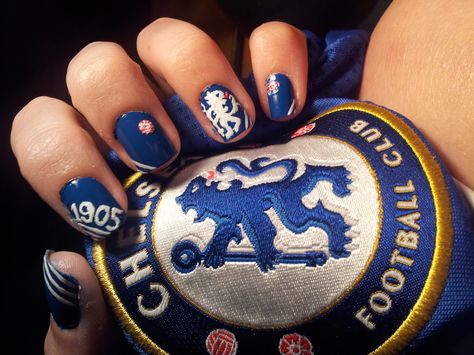 My Chelsea FC nail art :D Chelsea Football Club Wallpapers, Chelsea Fc Wallpaper, Chelsea Wallpapers, Bayer Munich, Chelsea Players, Chelsea Fans, Chelsea Girls, Fc Chelsea, Soccer Tips