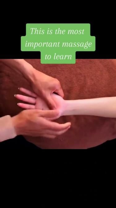 back pain massage Hand Massage Techniques, Supplements For Sleep, Relaxing Massage Techniques, Facial Massage Steps, Foot Massage Techniques, Spa Massage Therapy, Healing Reflexology, Full Body Massage Techniques, Sleep Faster