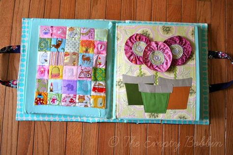 flowers Quiet Book Tutorial, Quiet Book Pages, Quiet Toys, I Spy Quilt, Fabric Books, Quiet Book Patterns, Busy Books, Quiet Activities, Christmas Child